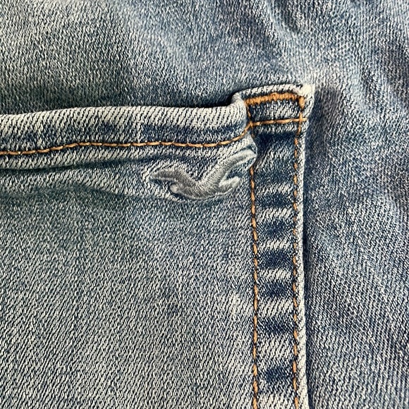 Hollister Mid-Rise Jean Short - Picture 3 of 5